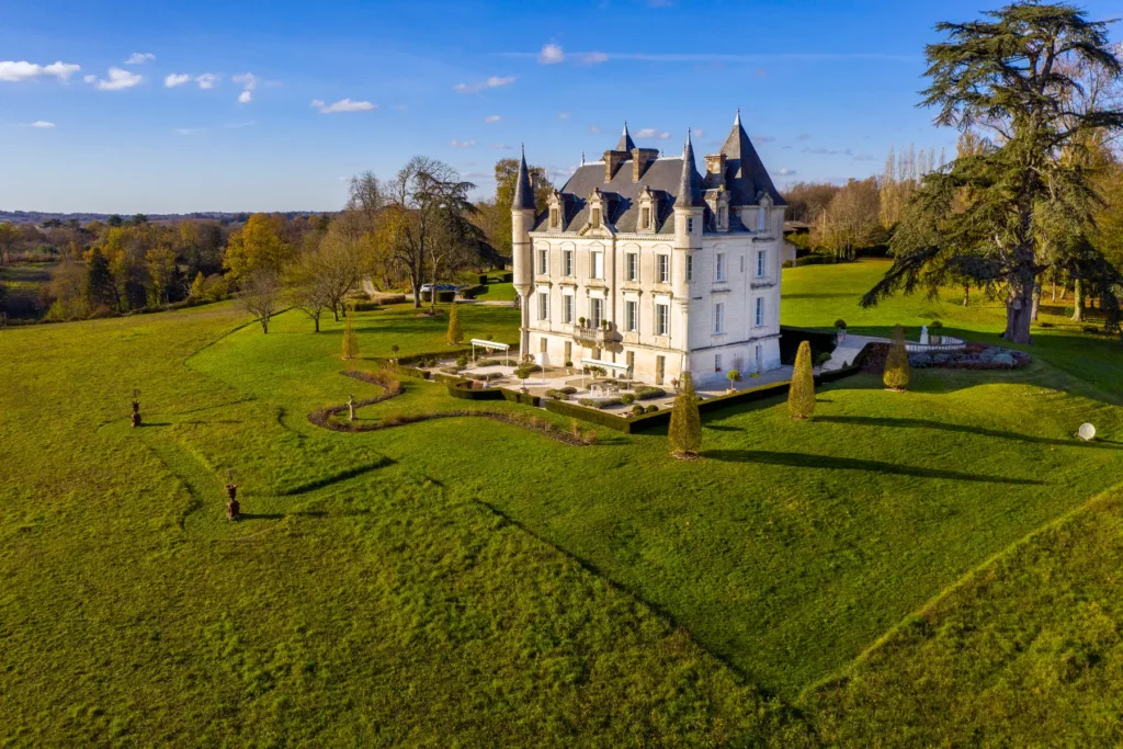 french castles guided tours