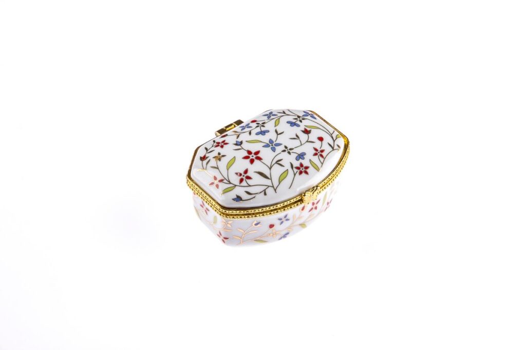 Beautiful porcelain or ceramic vintage box