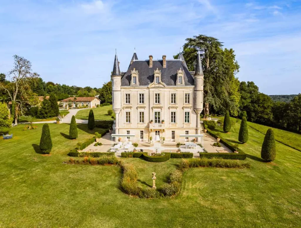 stay at chateau de lasfonds in holidays