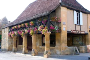 Entry of the cave of Domme