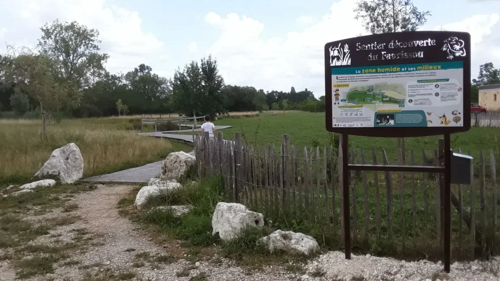 Faurissou discovery trail through a wetland landscape