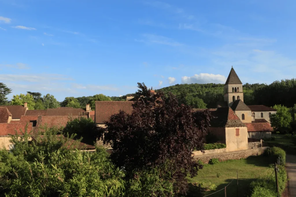 Saint-Léon-sur-Vézère village and historic church