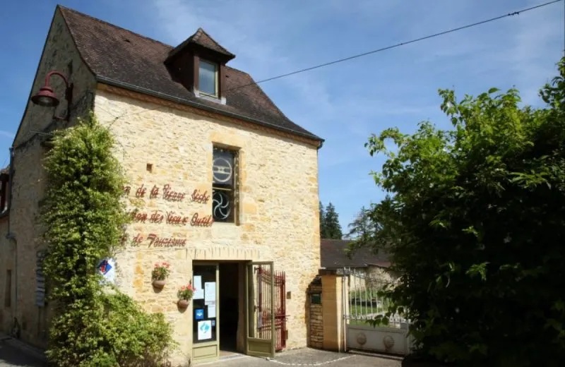 Stone tourist office in Daglan